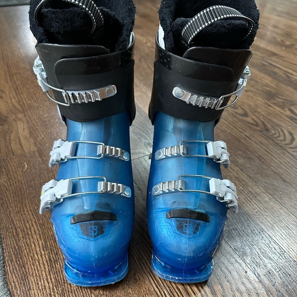 Blue Salomon T3 youth kids ski boots in very good used condition. 23.5/5.5 - Picture 1 of 6
